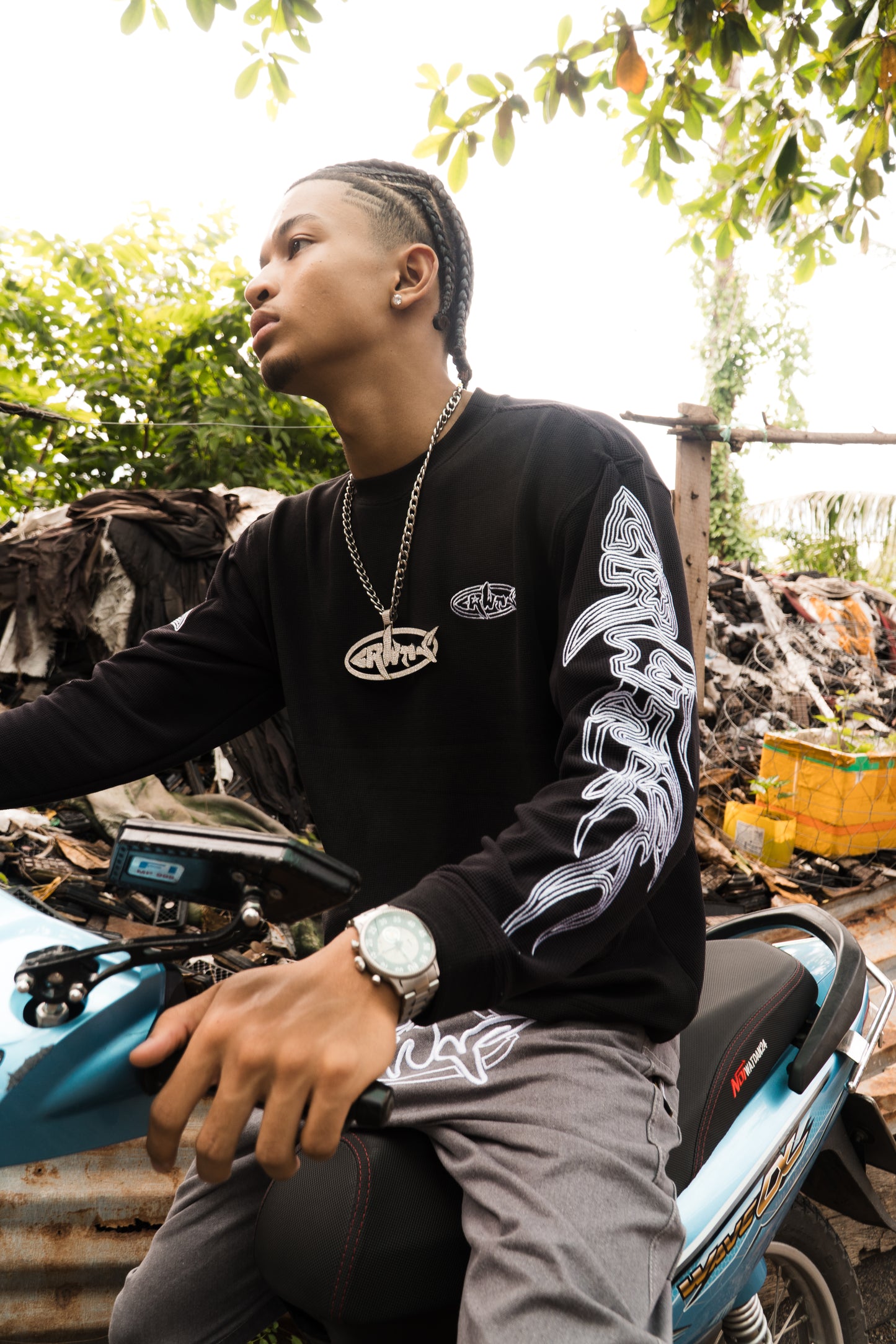 Embroidery Longsleeves